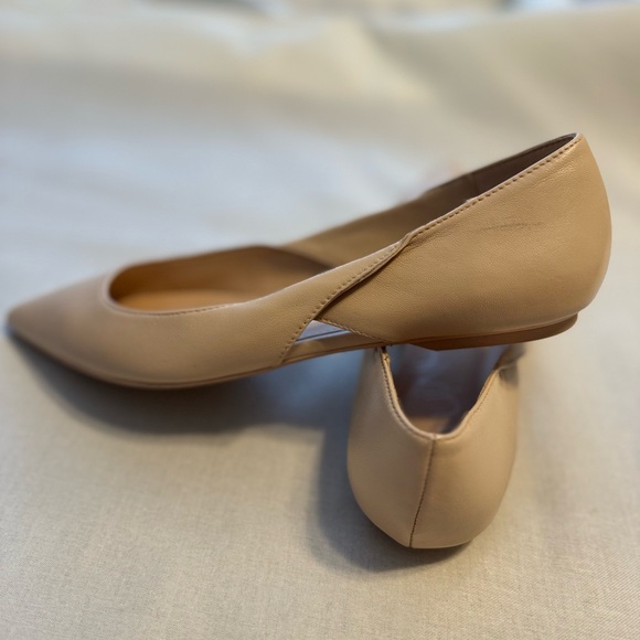 Calvin Klein cream-tan flats - Picture 2 of 6